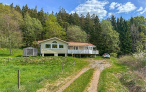 Beautiful Home In Henån With Kitchen